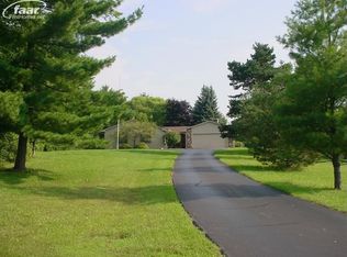 1401 S Holly Rd, Fenton, MI 48430