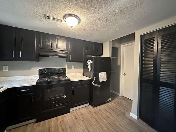 2nd image of 3041 N Jackson Ave APT 4