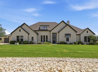 7736 Laura Lake Ln, Fort Worth, TX 76126