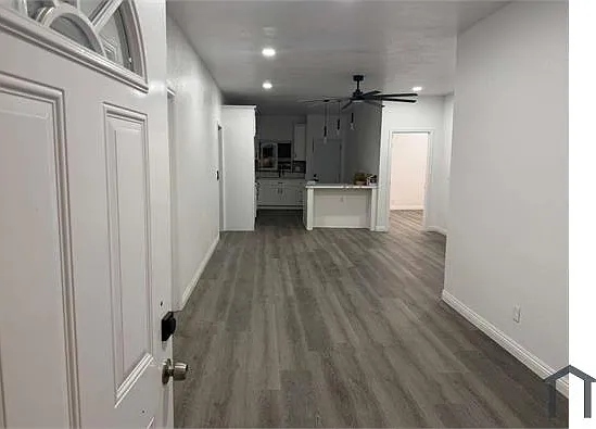 12430 S Broadway — Photo 1