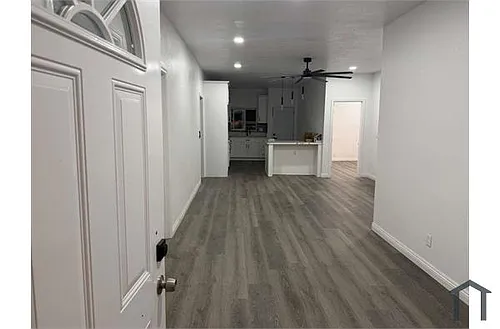 12430 S Broadway Photo 1