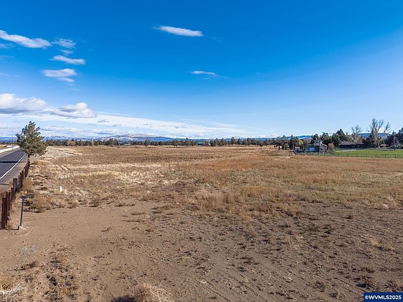 5th image of 23669 Dodds Rd