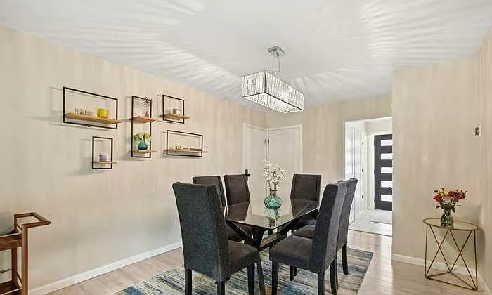 1302 Mooncrest Ct — Photo 9