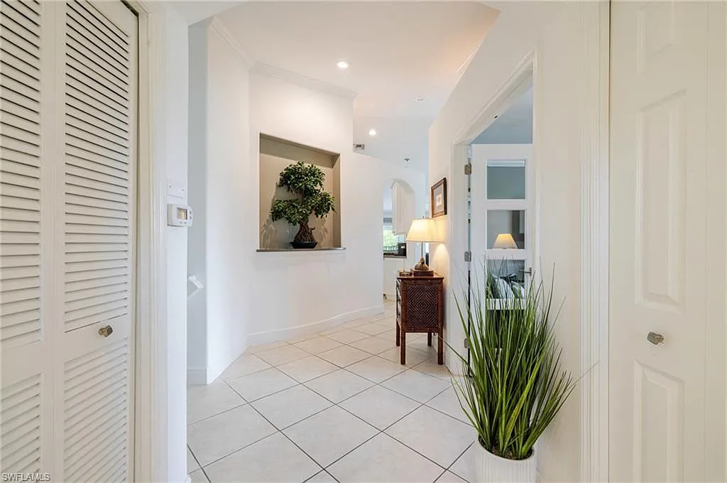 2 bed, 2.0 bath, 1727 sqft, $5,500 — Photo 3