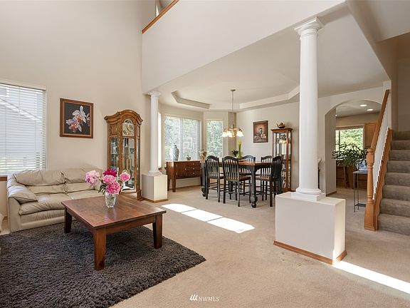 Grand entrance with high ceilings