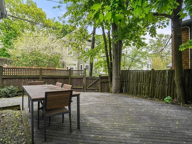 8 Florence St #0 — Photo 21