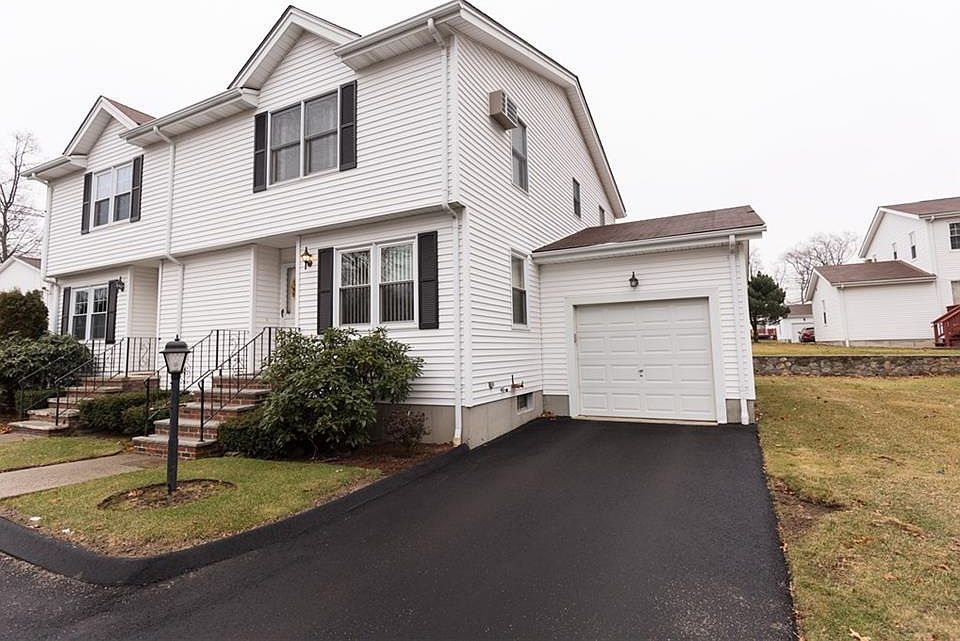 1st image of 141 Oak Park Dr
