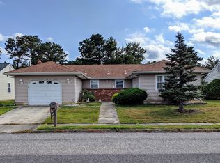 10 Elkton Ct, Toms River, NJ 08757