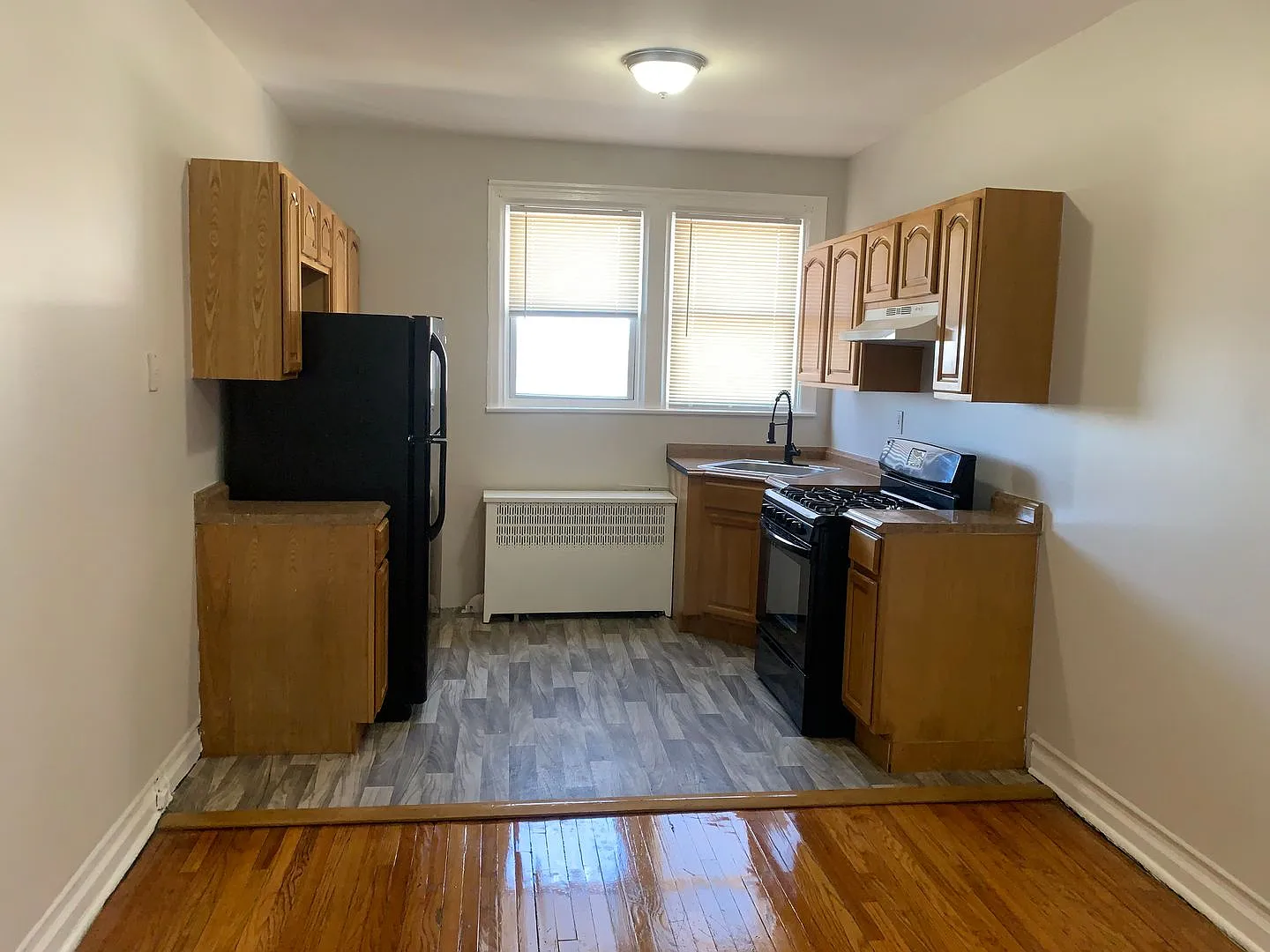 Julian Court — Photo 2