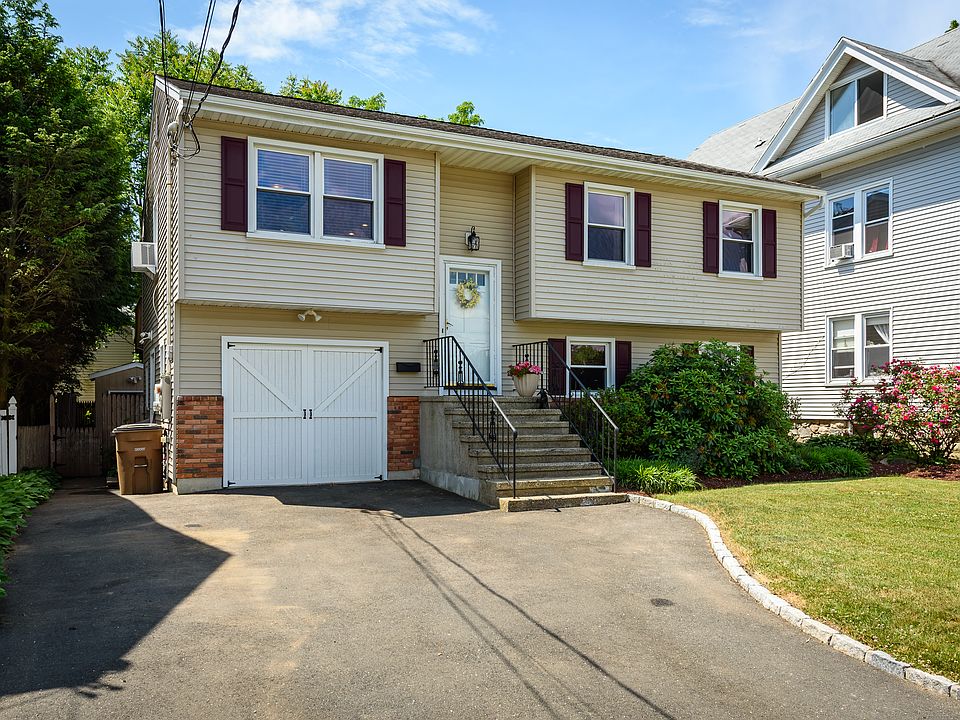 1st image of 17 Dubois St