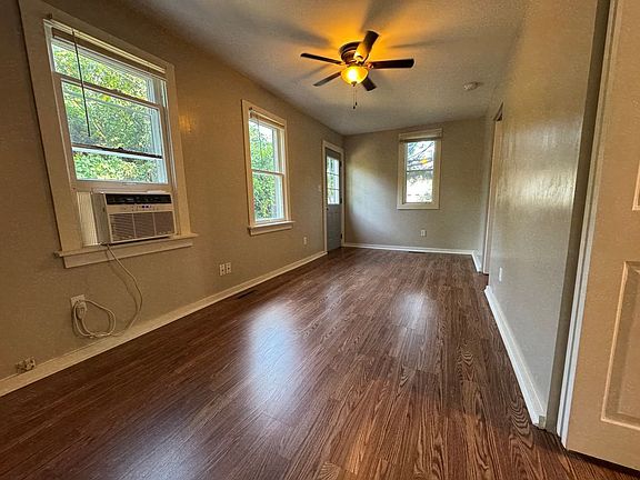 5th image of 13176 Wilton Ave