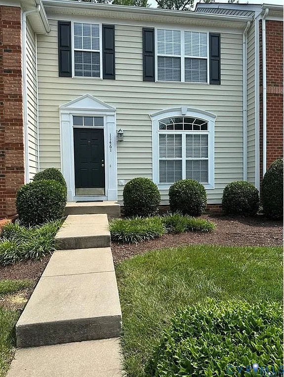 4 bed, 3.5 bath, 2376 sqft, $2,550 — Photo 1