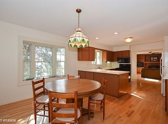 4th image of 822 Longmeadow Dr