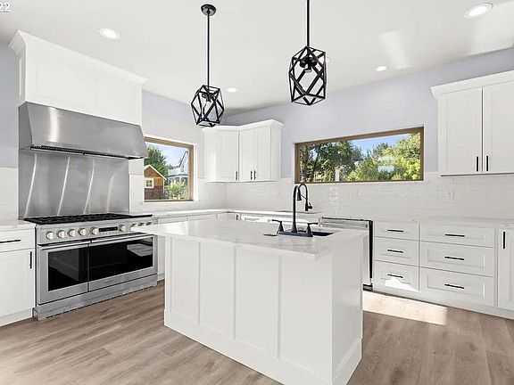 5th image of 2110 SE 95th Ct