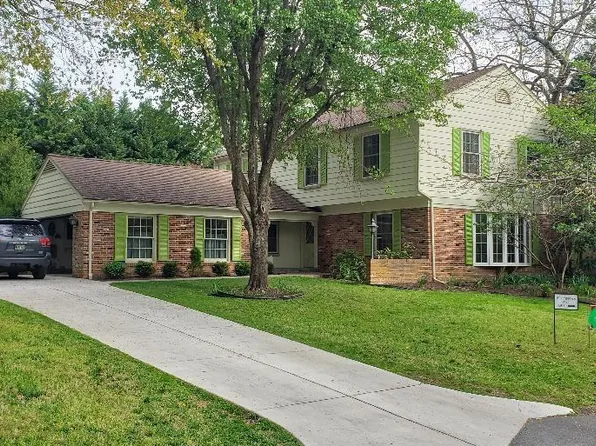 10701 Montrose Ave, Garrett Park, MD 20896