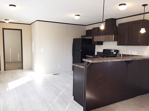 3rd image of 2325 Briarwood Ln