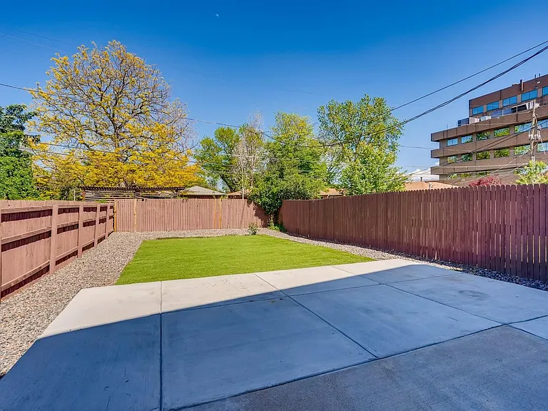 4818 Benton St — Photo 26