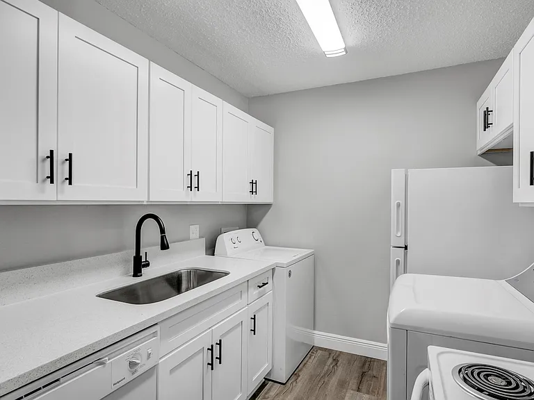 1885 North St #14 — Photo 3