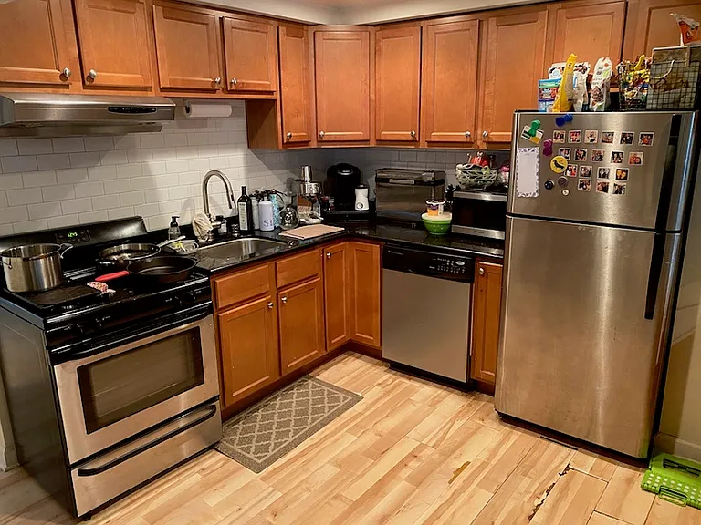 1032 W Oakdale Ave #G — Photo 2