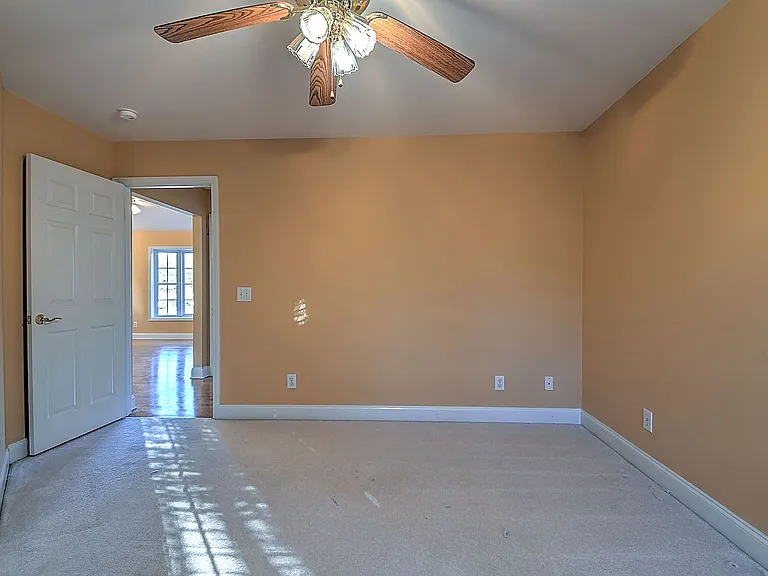 168 Old Mill Ct — Photo 18
