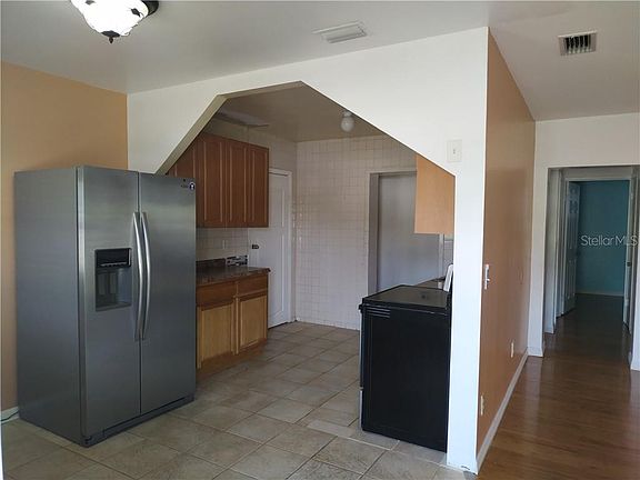 5th image of 2907 E Yukon St