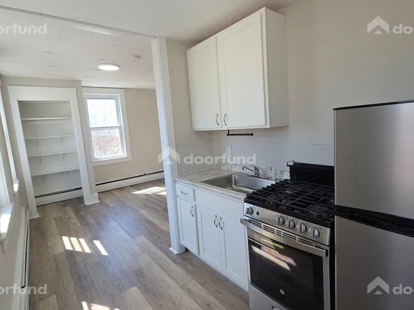 3 Main St APT 12, Shirley, MA 01464