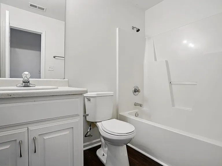 401 Whitehall Ct — Photo 17