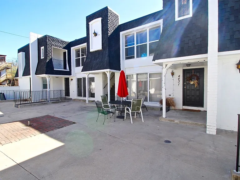 Plaza La Belle Apartments — Photo 40