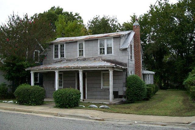 1st image of 612 W Cypress St