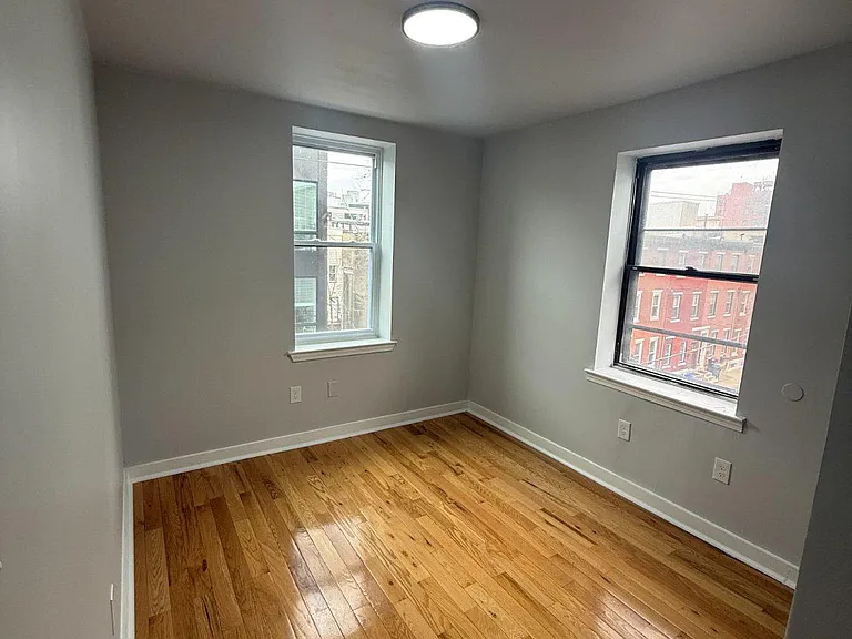717 N 16th St #3 — Photo 8