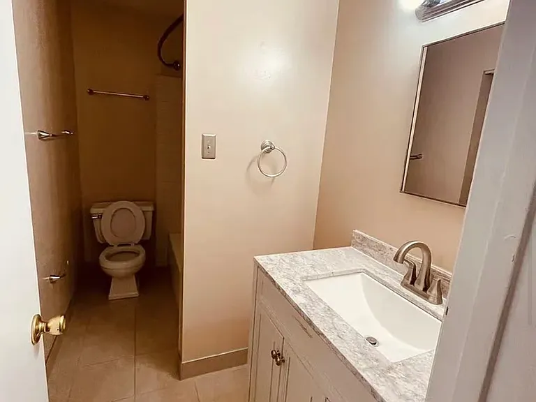2604 Parrish St #B — Photo 6