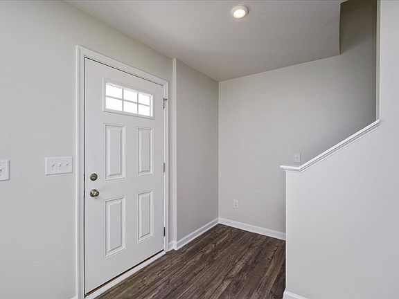 3rd image of 105 Highcreek Dr