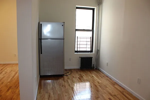 Rented by Premier Metro Realty Corp | media 9