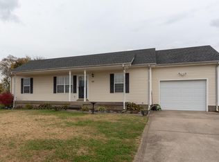 1017 Waterford Cir, Clarksville, TN 37040