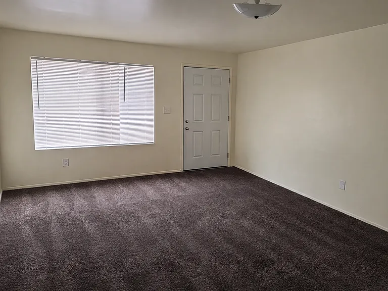955 W C St #C — Photo 3