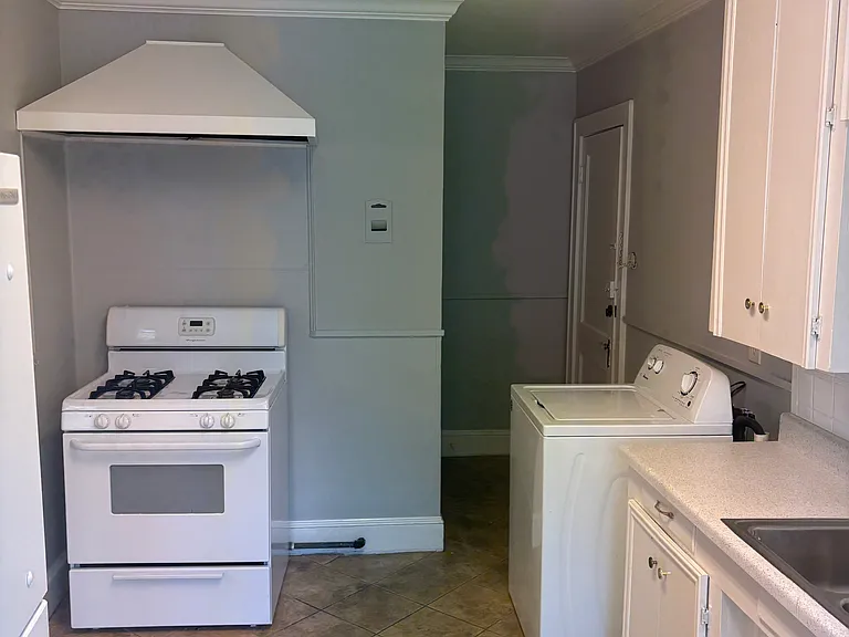 705 Ockley Dr #3 — Photo 4