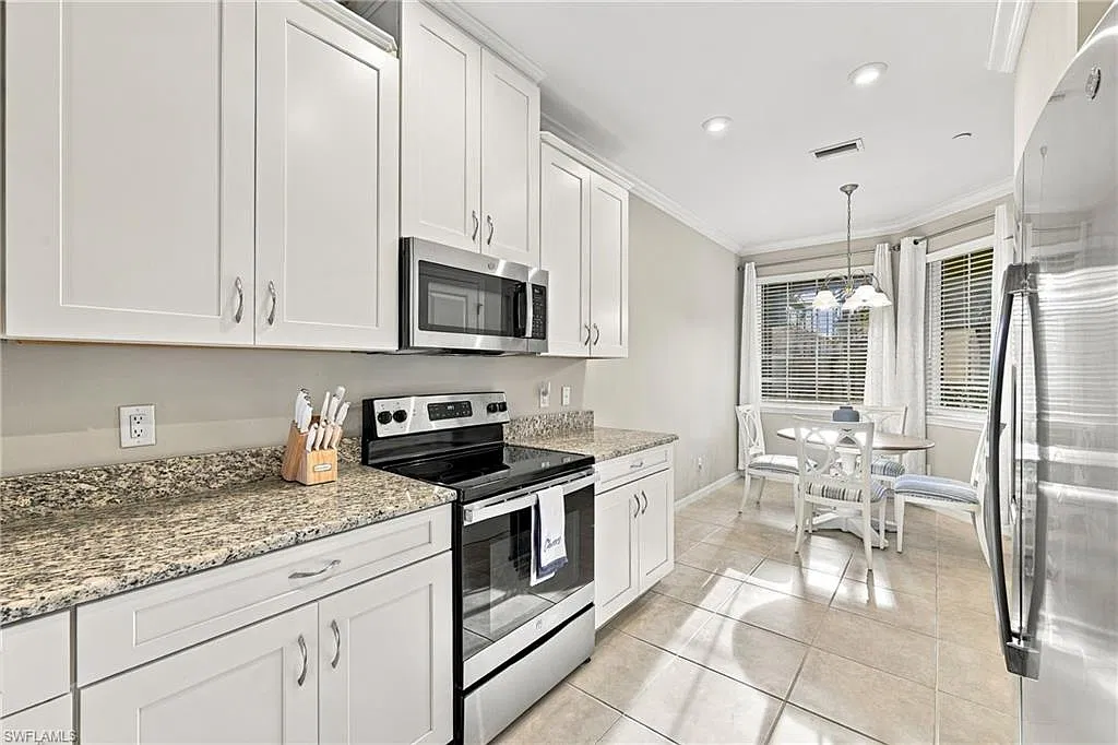 2 bed, 2.0 bath, 1528 sqft, $7,500 — Photo 4