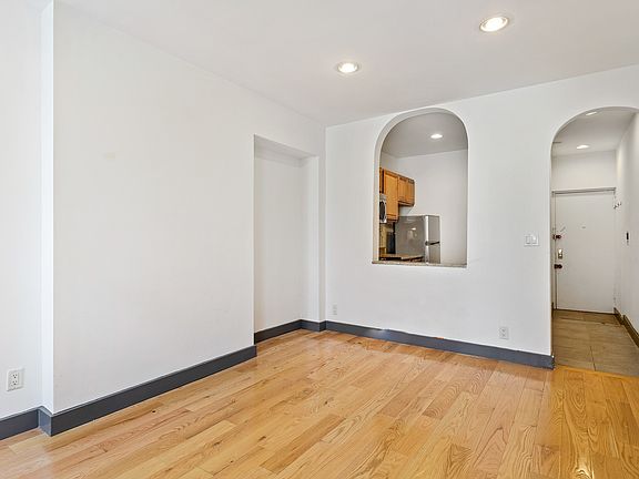 5th image of 159 Prince St #7A