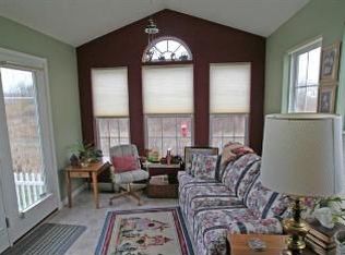 120 Sparrow Dr, West Henrietta, NY 14586