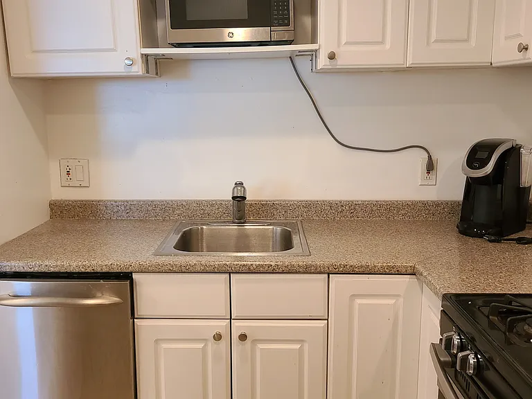 1504 Commonwealth Ave #9G — Photo 9