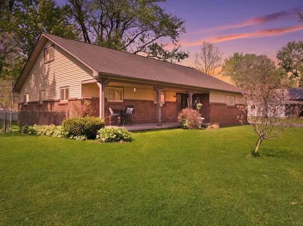 24960 Trombley St, Harrison Township, MI 48045