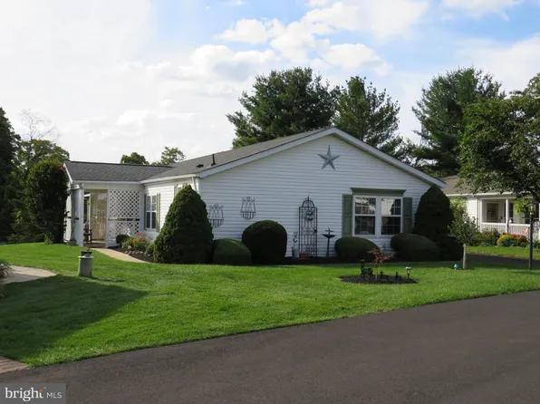296 Blackberry Cir, New Hope, PA 18938