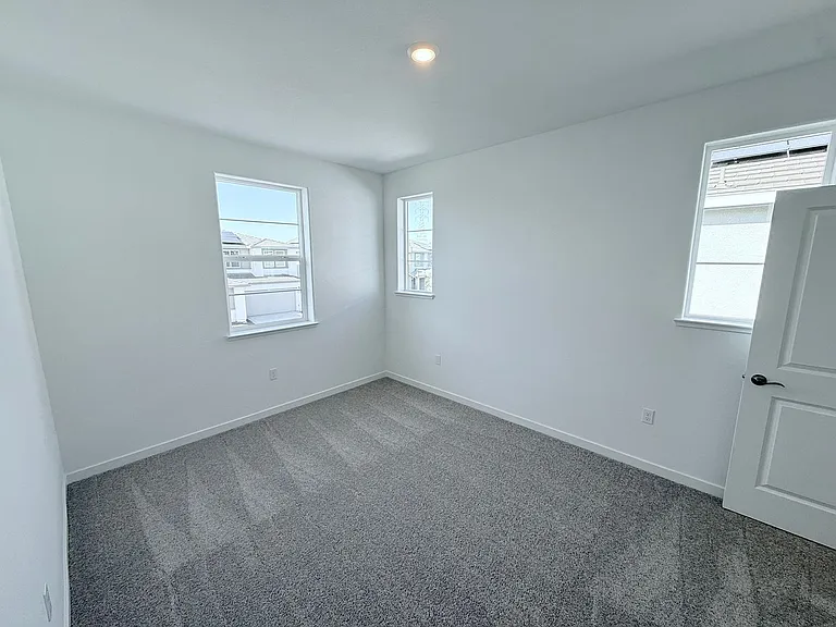 338 E Beatrice Ave — Photo 18