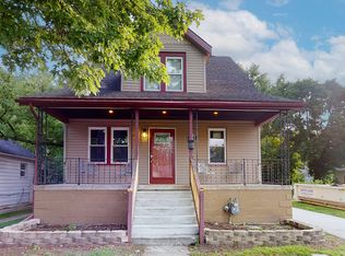 2002 Ridgemont Rd, Grosse Pointe Woods, MI 48236
