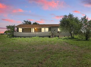 9917 S Highway 171, Grandview, TX 76050