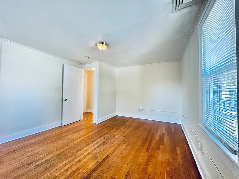 179 Bradley St — Photo 7