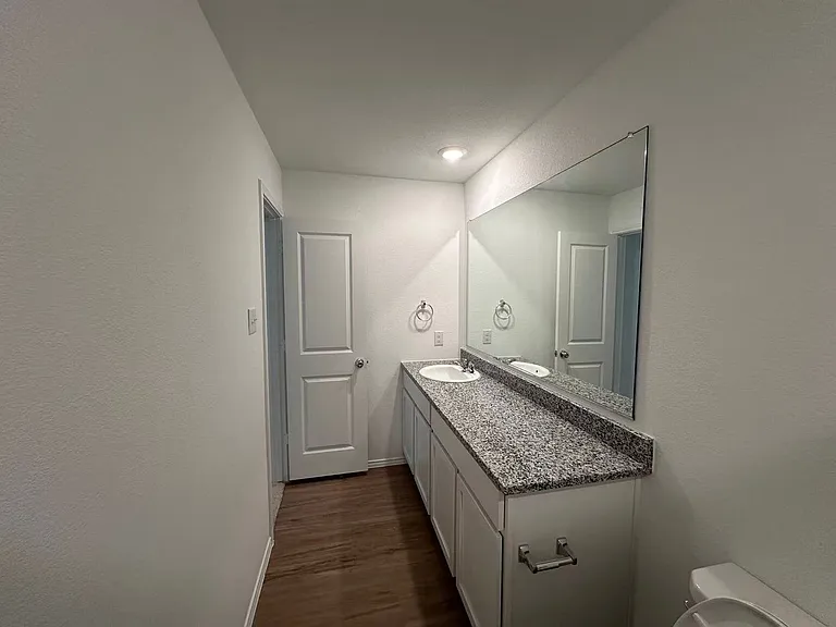 1132 Dashwood Dr — Photo 18
