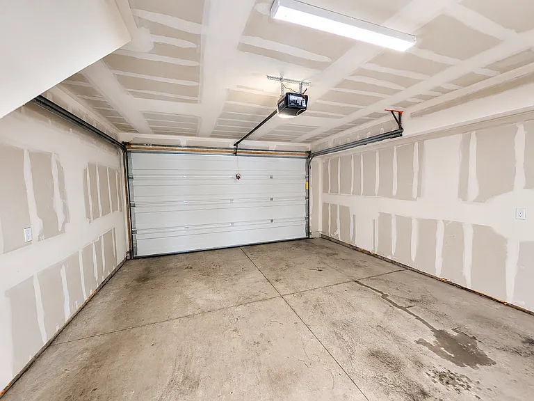 3833 N Newport St — Photo 22