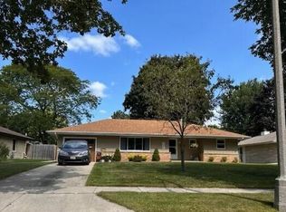 N74W6956 Walnut St, Cedarburg, WI 53012