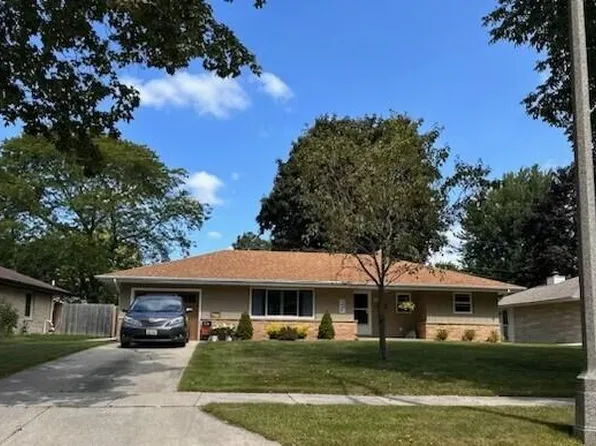 N74W6956 Walnut STREET, Cedarburg, WI 53012